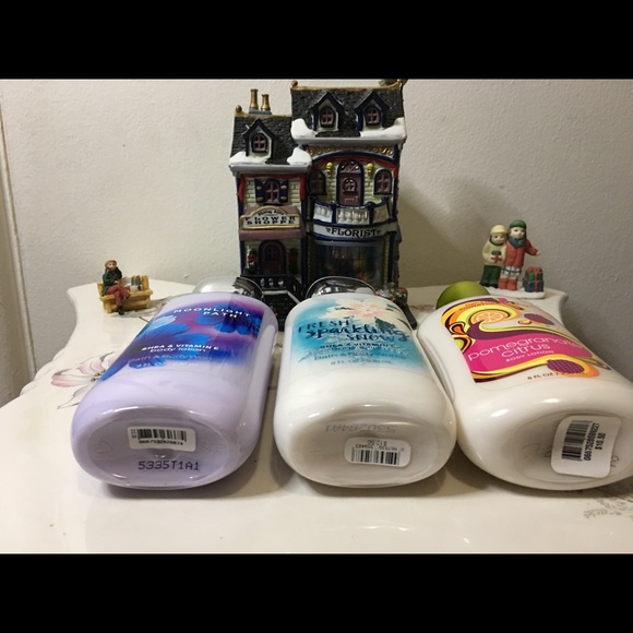 Bath and Body Works. Shea & vitamin E body lotions - Picture 3 of 4